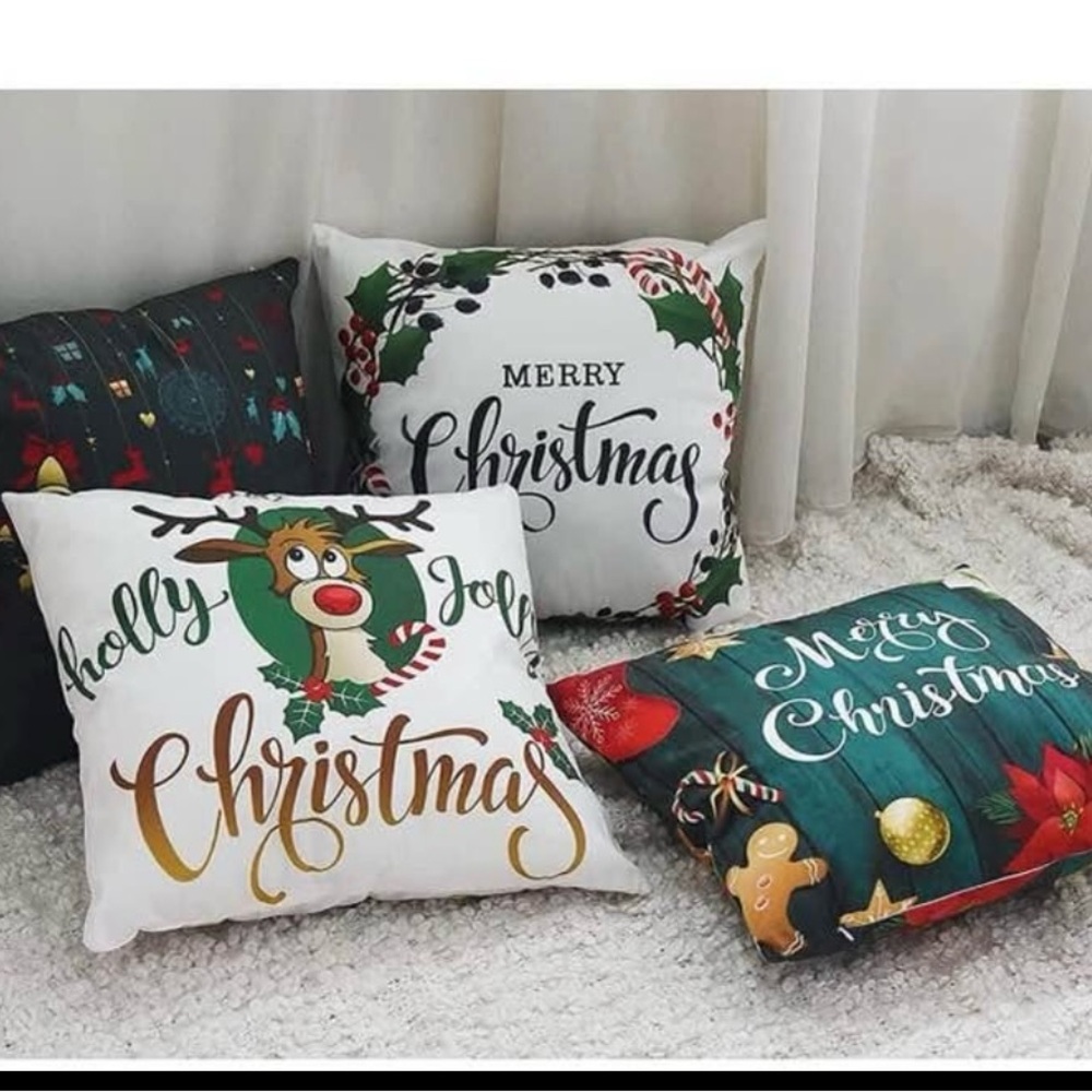 NEW (NIP) Christmas Decorative Pillow Covers Set, 4 piece Set